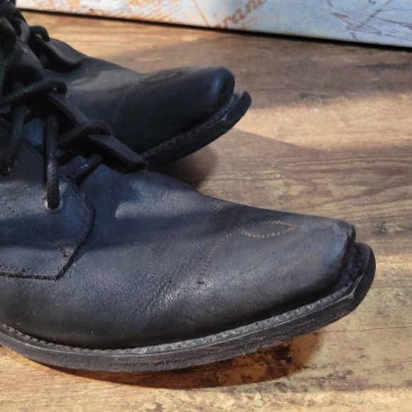 Edgy Junk Gypsy By Lane Stunning Distressed Black Leather Boots With Fringe. - Picture 6 of 16